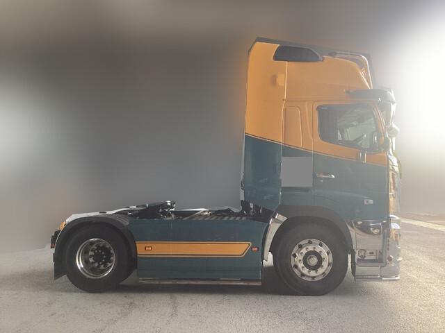 93022_5.jpg