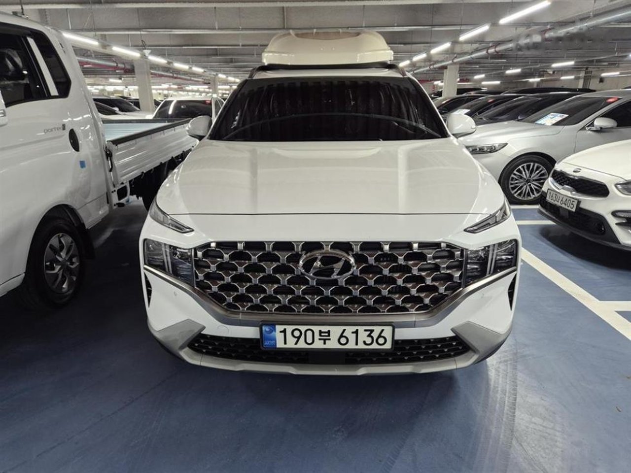 2023 Hyundai Santa, photo 1 of 1