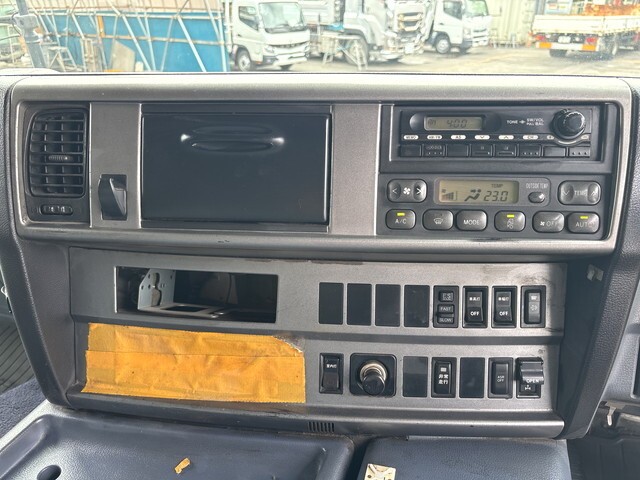 97640_37.jpg