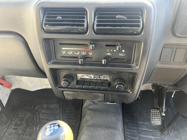0708210A30250127W00103.jpg