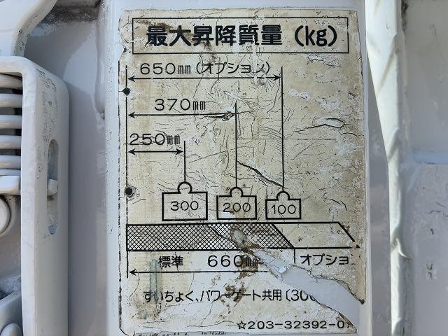 24050698_carP_l_18.jpg
