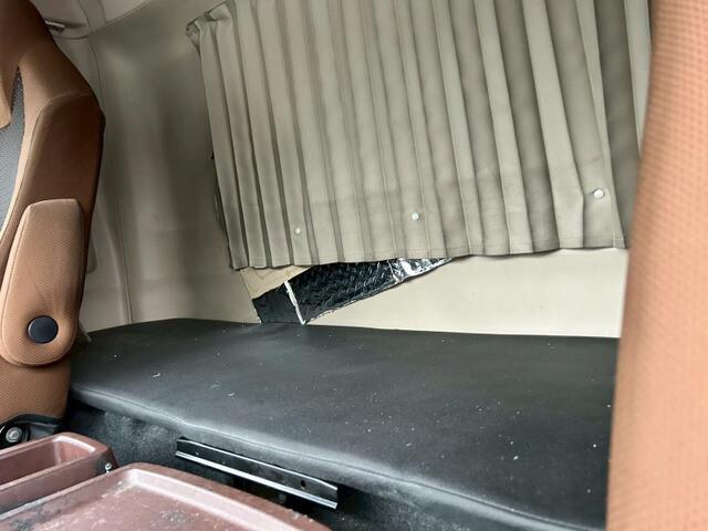 89954_19.jpg