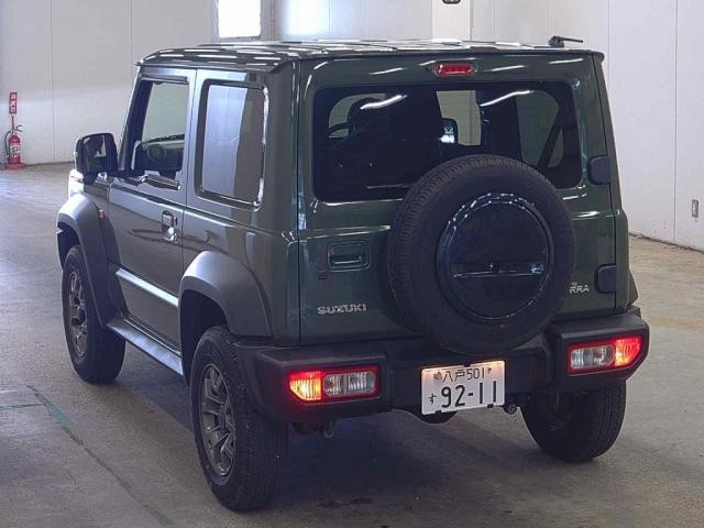 27227675_carP_l_3.jpg