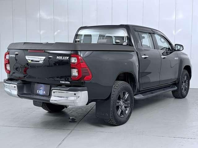 9572589A30261015W00607.jpg