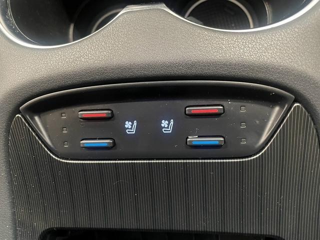 0704328A30261023W00109.jpg