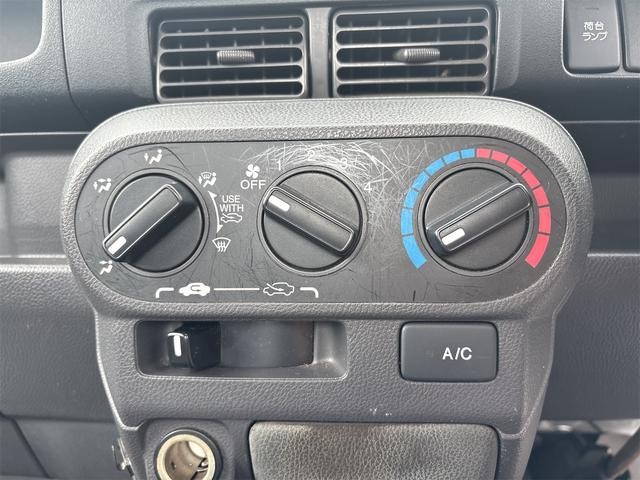 0201183A30260915W00414.jpg
