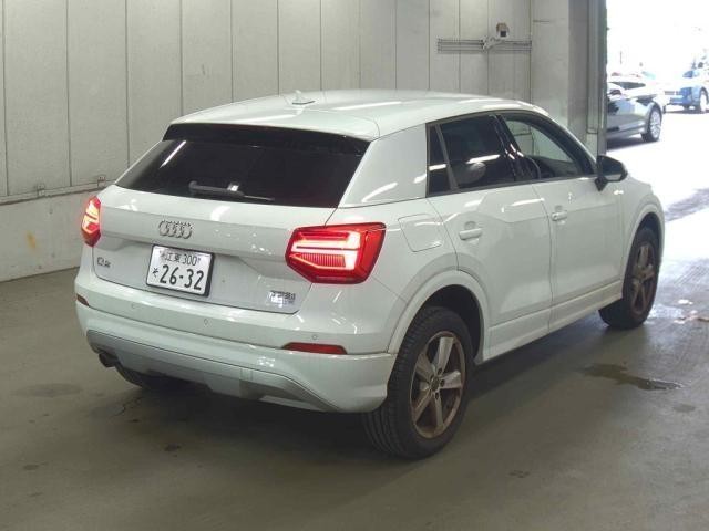 25181645_carP_l_3.jpg