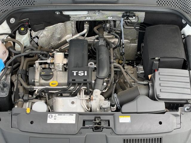 0208956A30261022W00117.jpg