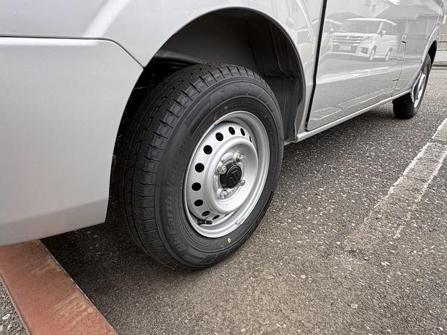 0541568A30260413W00217.jpg