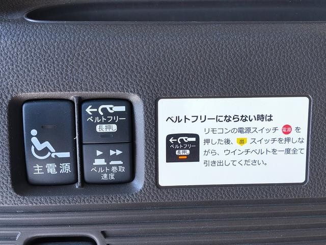 0704538A30260321W00109.jpg