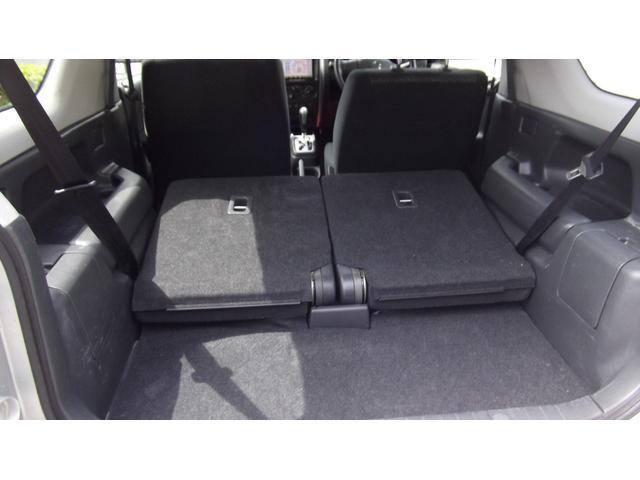 0840033A30260406W00118.jpg