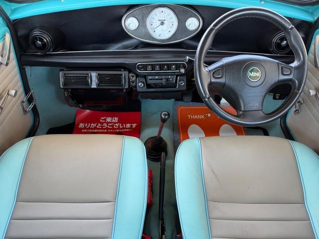 0208956A30261017W00305.jpg