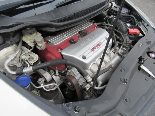 0560435A30261023W00118.jpg