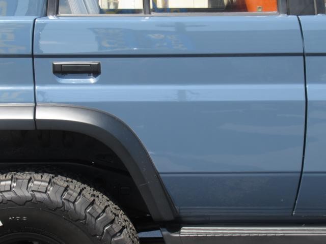 24626087_carP_l_8.jpg