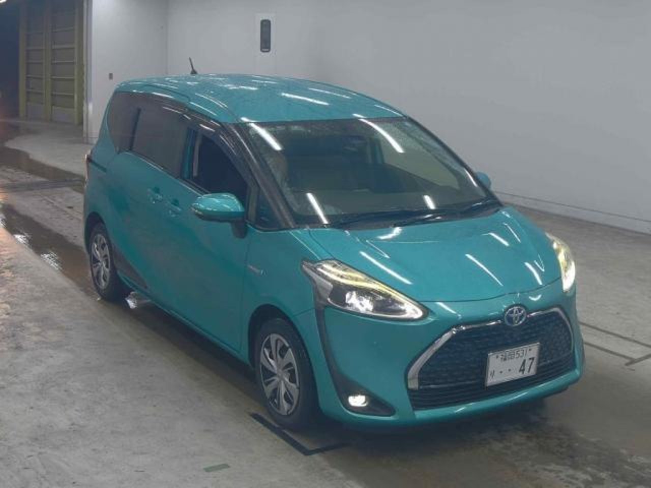 2019 Toyota Sienta, photo 1 of 1