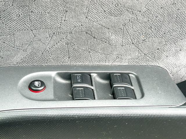 0803124A30260322W00110.jpg