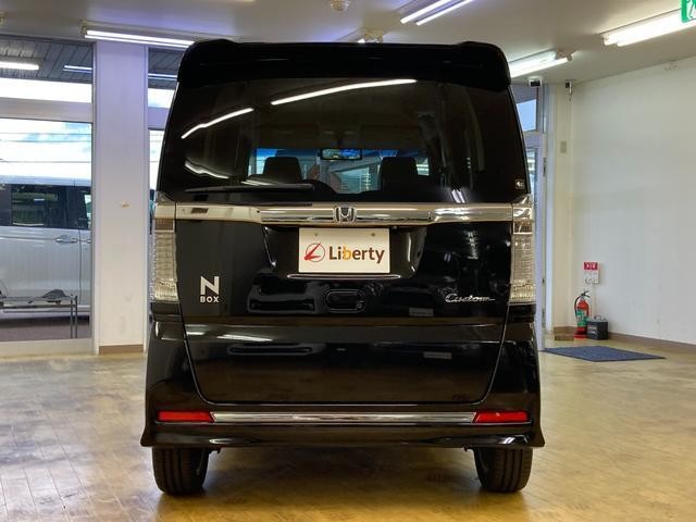 26058432_carP_l_11.jpg