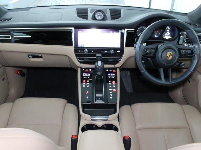 25163226_carP_l_3.jpg
