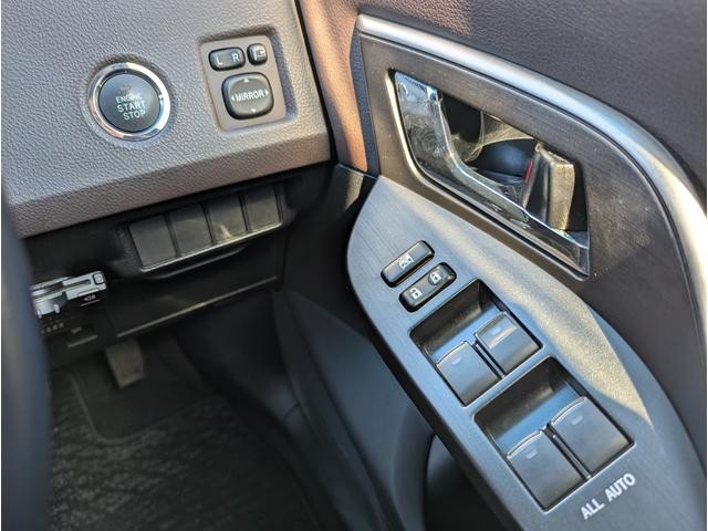 1001990A30261016W00109.jpg