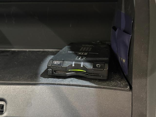 0509824A30261022W00203.jpg