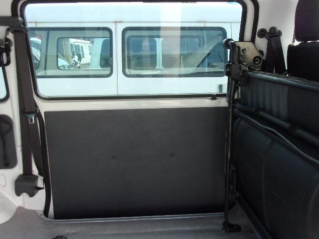 0540157A30260412W00119.jpg