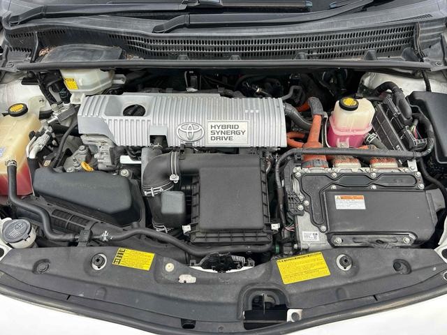 0208854A30260904W00318.jpg