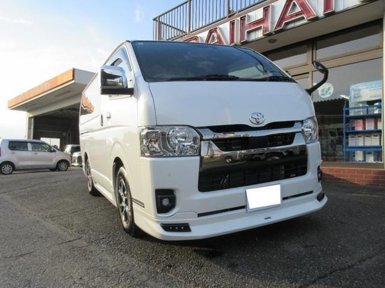 2024 Toyota Hiace, photo 1 of 1