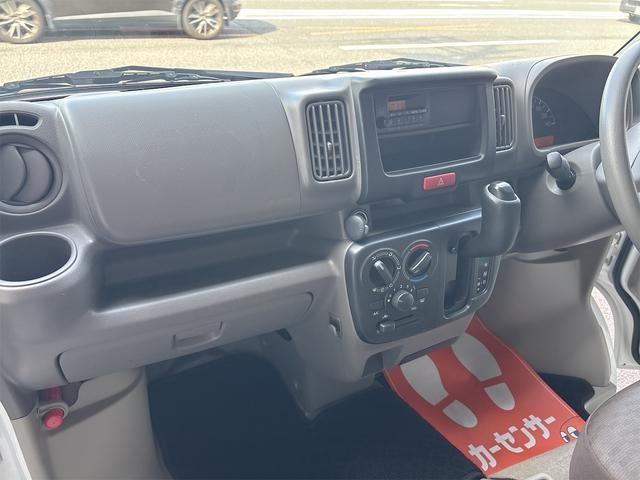 0700498A30261023W00114.jpg