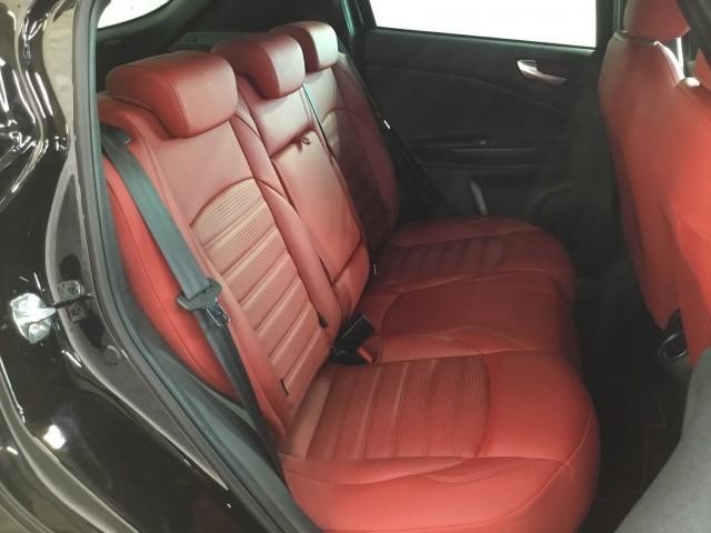 26002375_carP_l_5.jpg