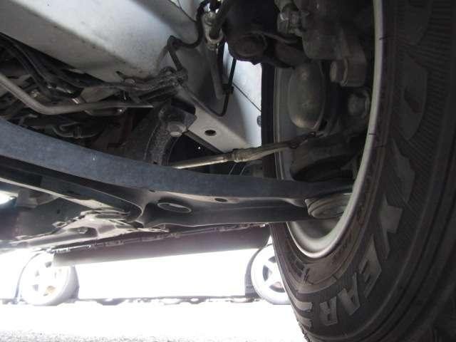 26008587_carP_l_5.jpg