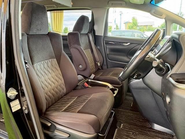 24802558_carP_l_2.jpg