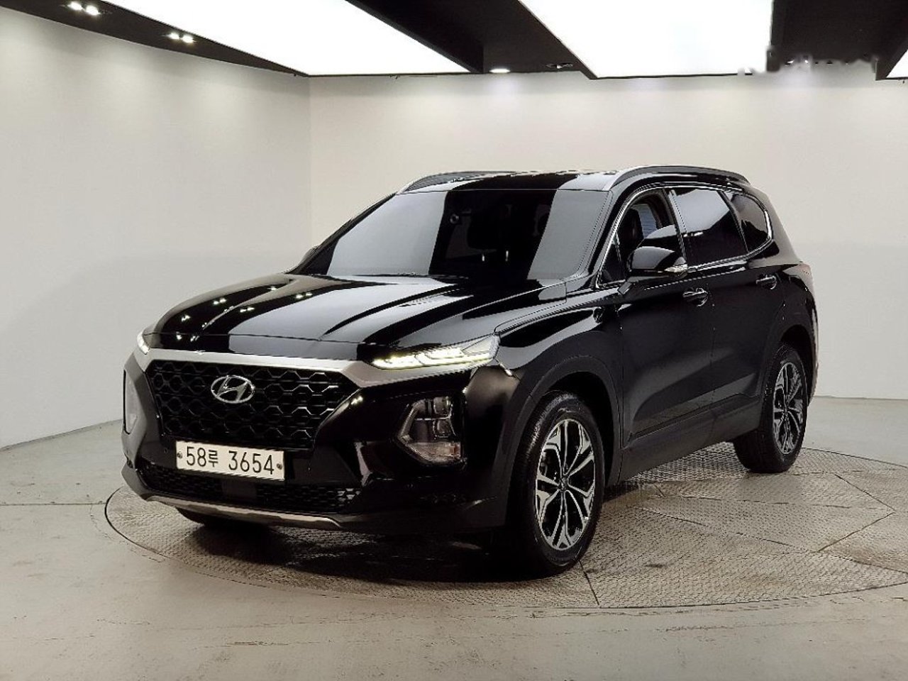 2019 Hyundai Santa, photo 1 of 1