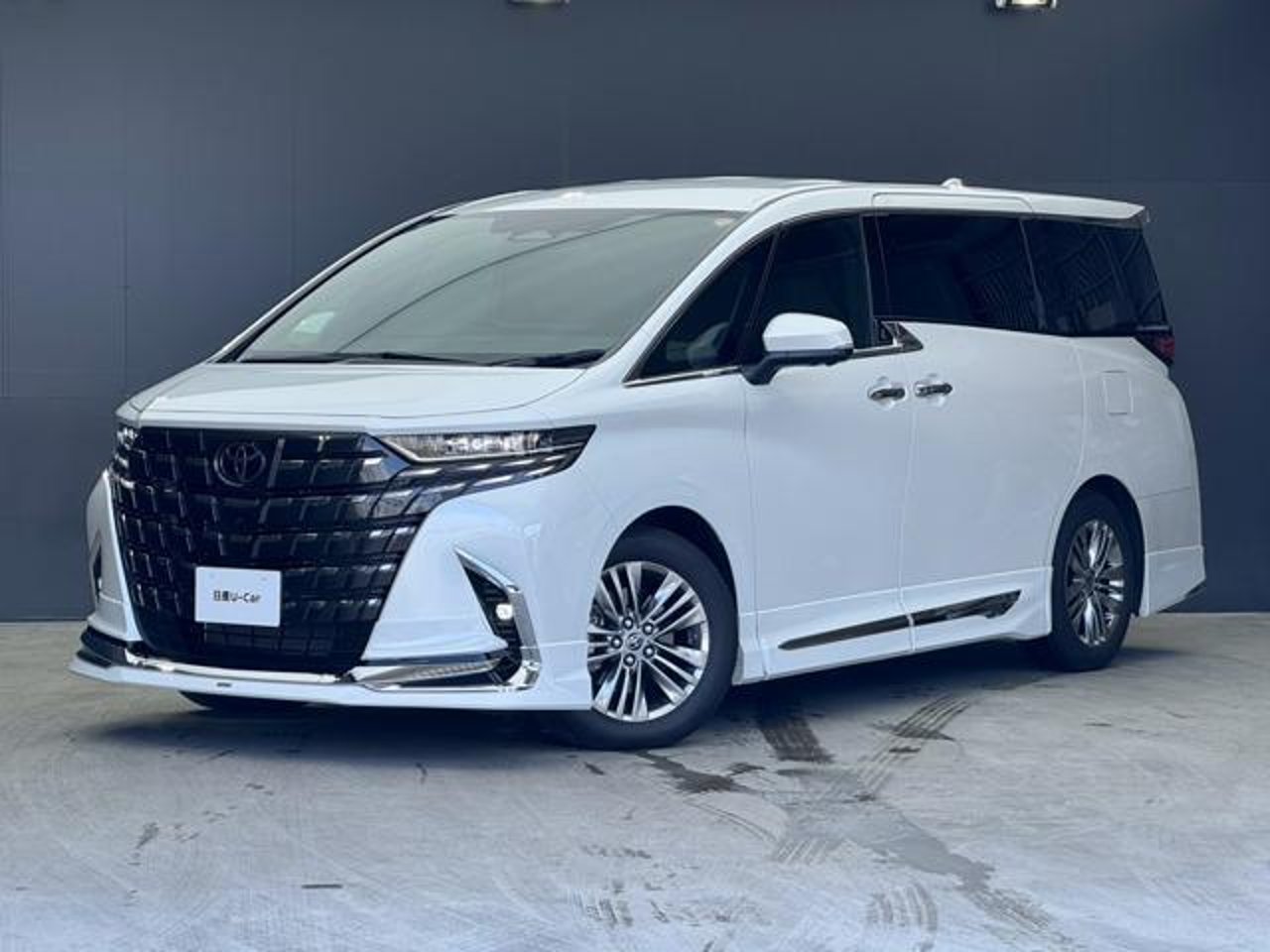 2025 Toyota Alphard, photo 1 of 1