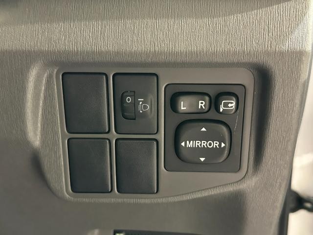 0509824A30261023W01910.jpg