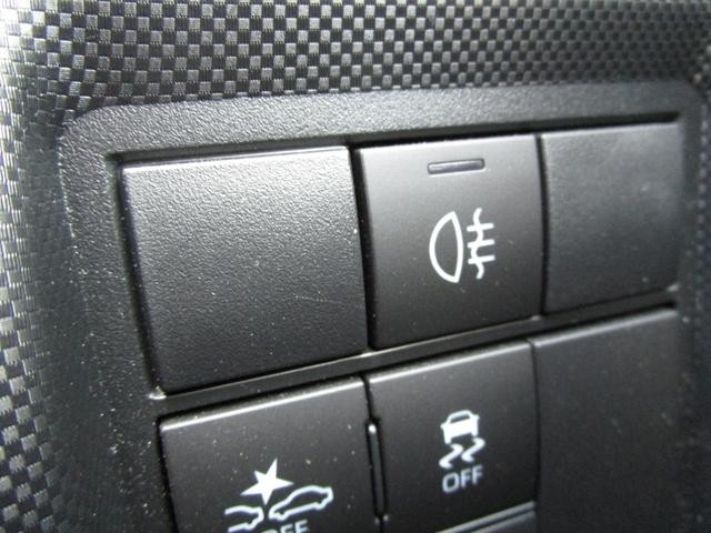 0701567A30261022W00119.jpg