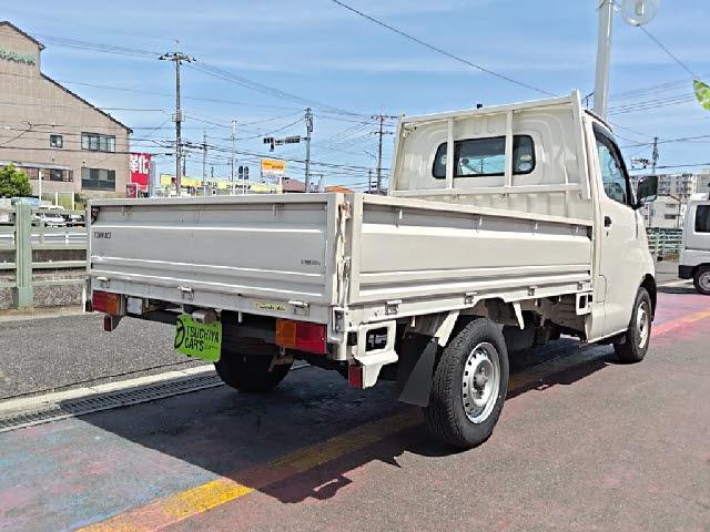 24153655_carP_l_3.jpg
