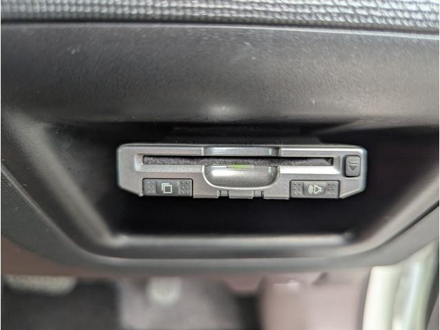 1001990A30260806W00108.jpg