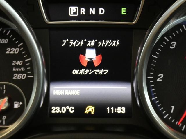 26105381_carP_l_11.jpg