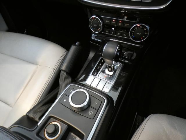 26105381_carP_l_7.jpg