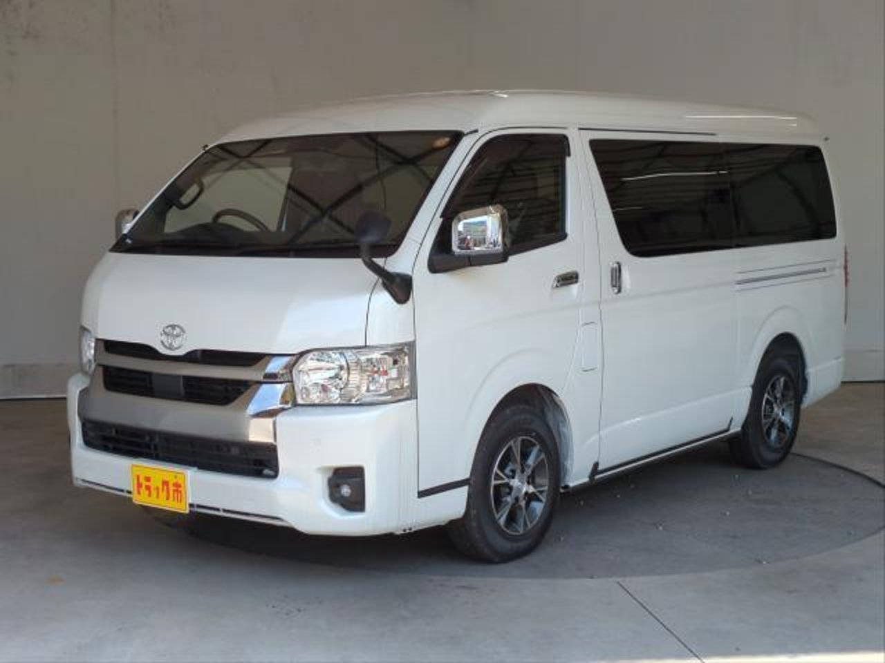 2025 Toyota Hiace, photo 1 of 1