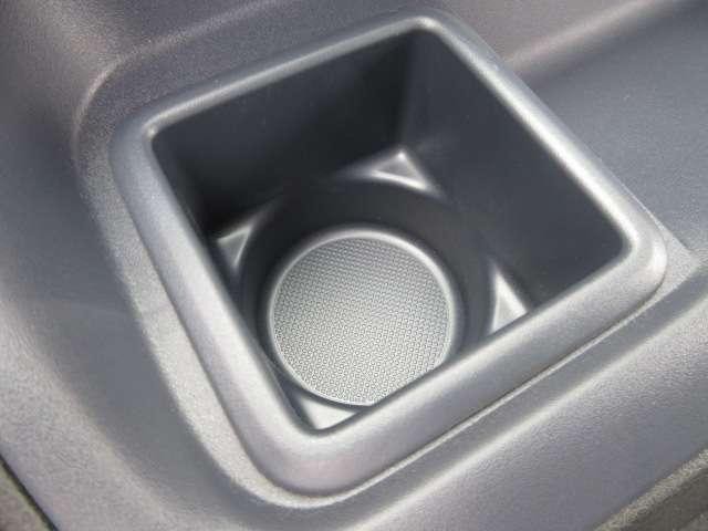 0401683A30260923W00116.jpg