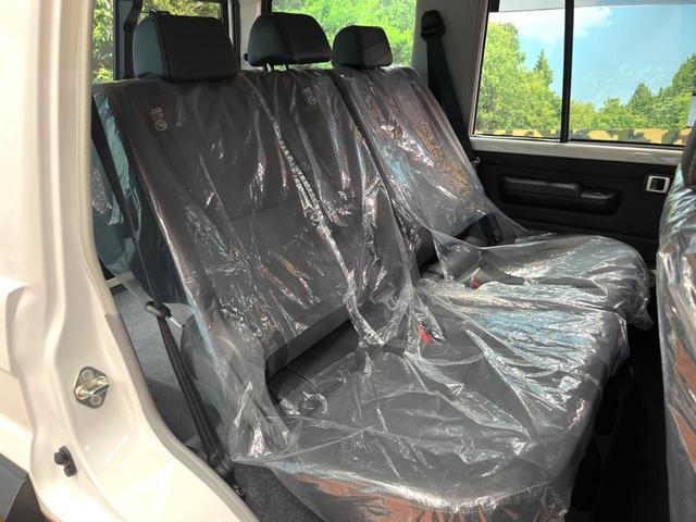 24561831_carP_l_6.jpg