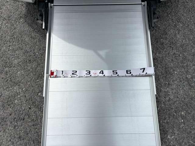 26085761_carP_l_14.jpg