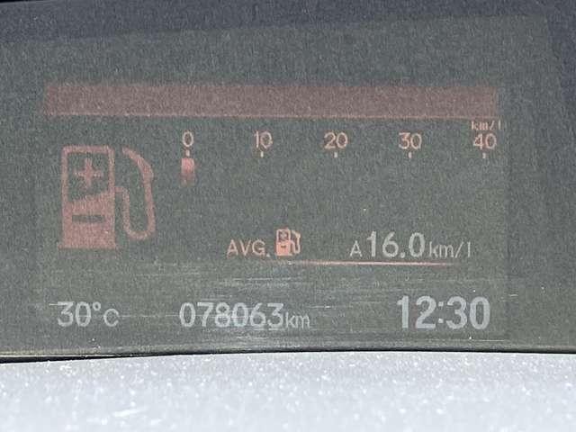 24066878_carP_l_11.jpg