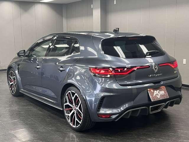 24398060_carP_l_12.jpg