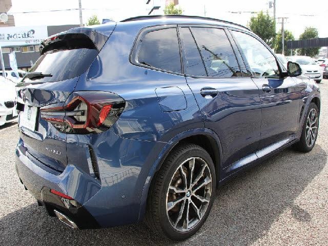 27121870_carP_l_4.jpg