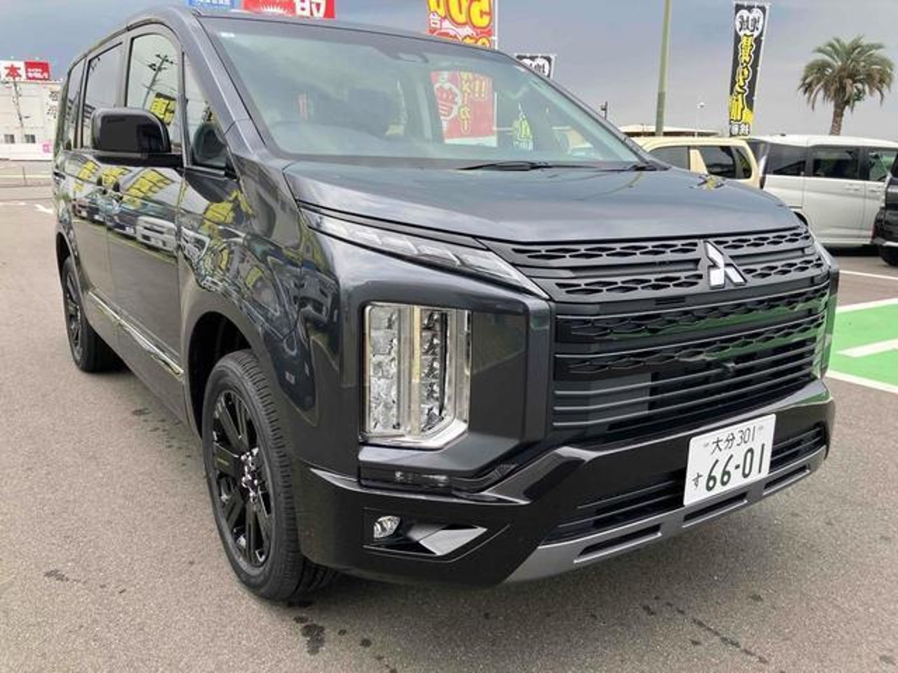 2025 Mitsubishi Delica, photo 1 of 1