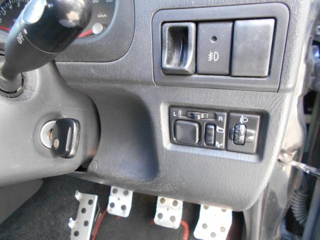 0205219A30260409W00113.jpg