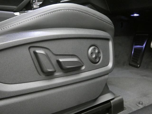 9200311A30250913W00118.jpg