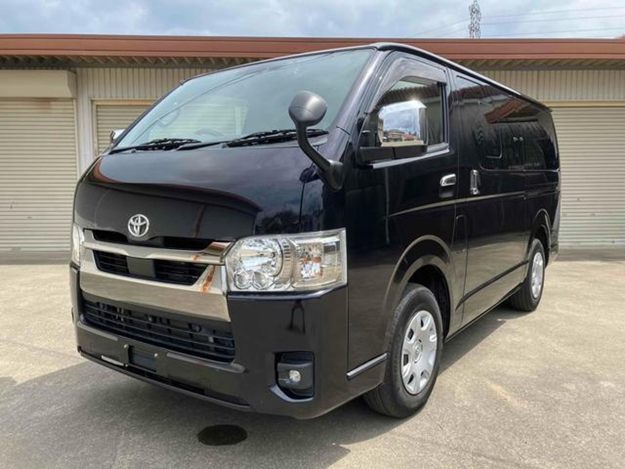 2022 Toyota Hiace, photo 1 of 1